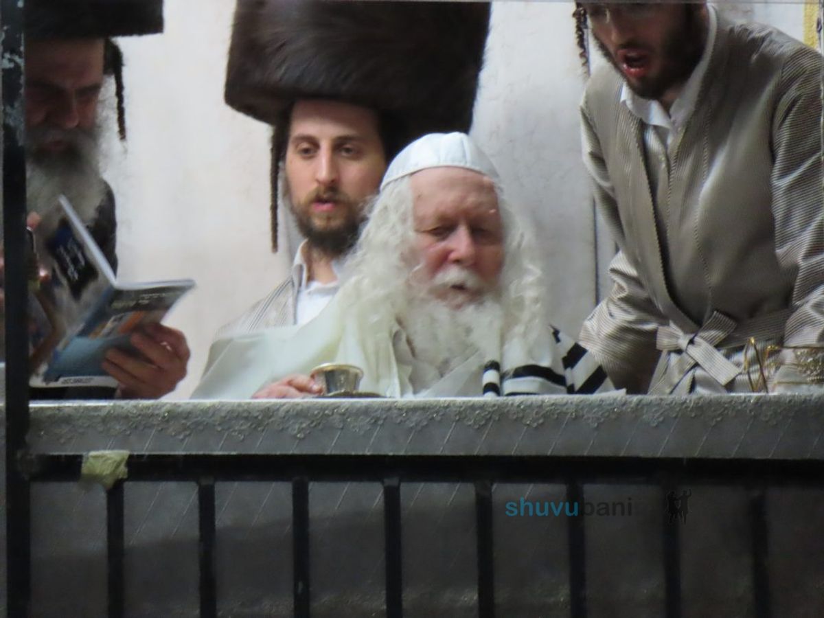 קְדֹשִׁים תִּהְיוּ כִּי קָדוֹשׁ אֲנִי ה' • שבת פרשת קדושים בצילו של הגה"צ רבי אליעזר ברלנד שליט"א