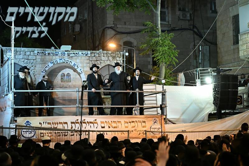 גלריית תמונות | ל"ג בעומר תשפ"ו: רבבות חגגו עם מורנו הרב שליט"א