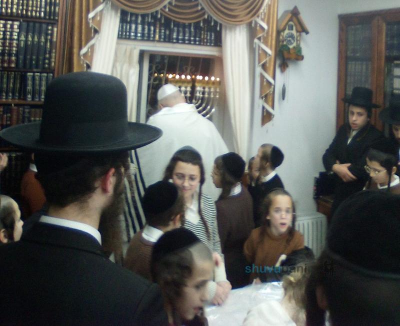 בְּזֹאת אֲנִי בוֹטֵחַ • זאת חנוכה אצל הגה"צ רבי אליעזר ברלנד שליט"א