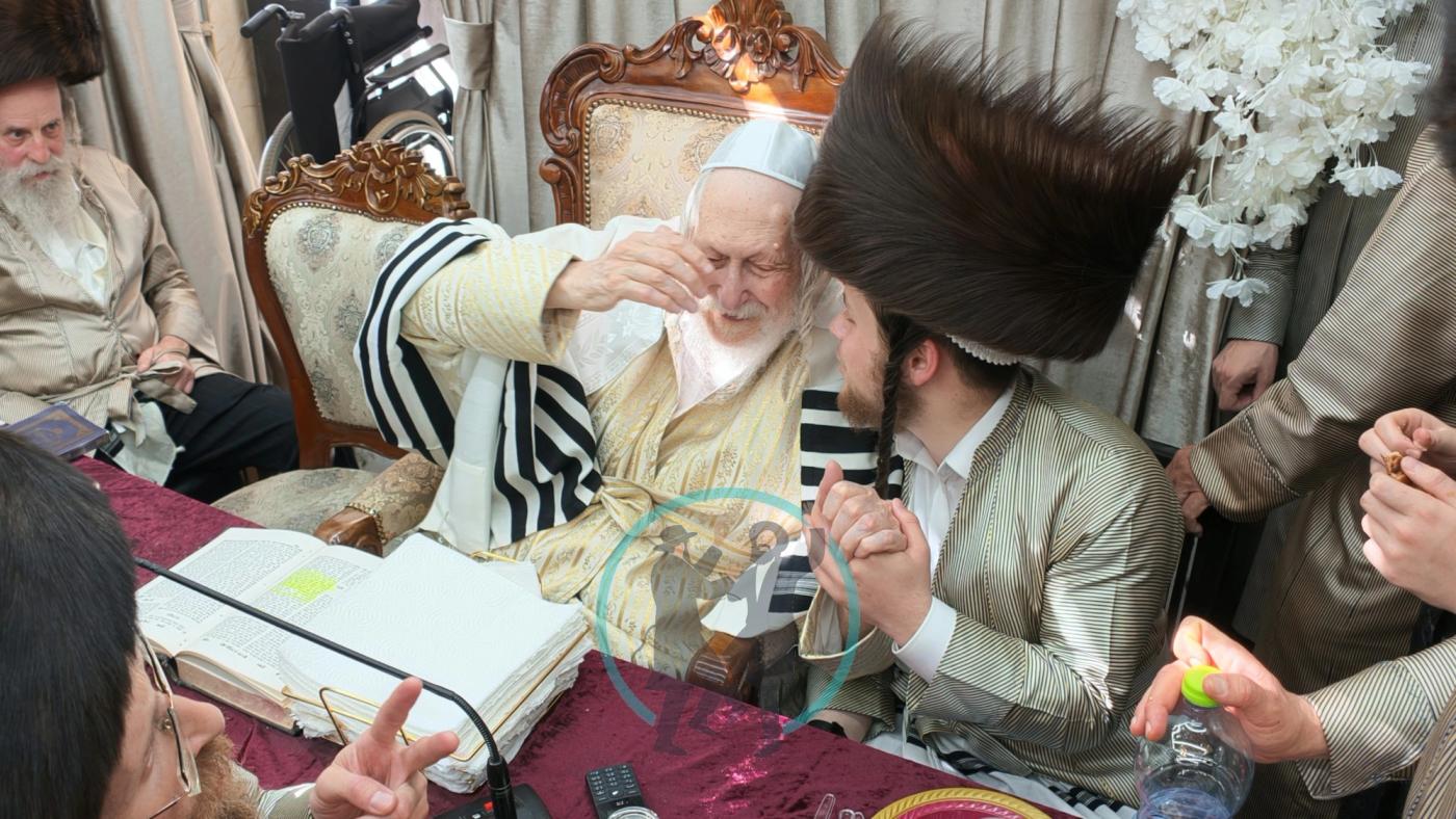 מורנו הרב שליט״א במהלך השמחה