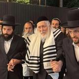 Nuestro maestro, el Rav Berland shlita, entra al Tziyón del Rebe Najmán en Uman después de cinco años — "El Rebe cortó todos los tentáculos del pulpo"