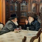 הגה"צ רבי אליעזר ברלנד שליט"א בביקור אצל כ"ק האדמו"ר מספינקא דונולו בבני ברק