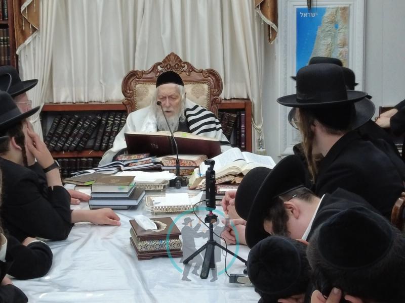 A Class by Rabbi Eliezer Berland shlit"a for the Students of the "Chochma V'Daas" Yeshiva