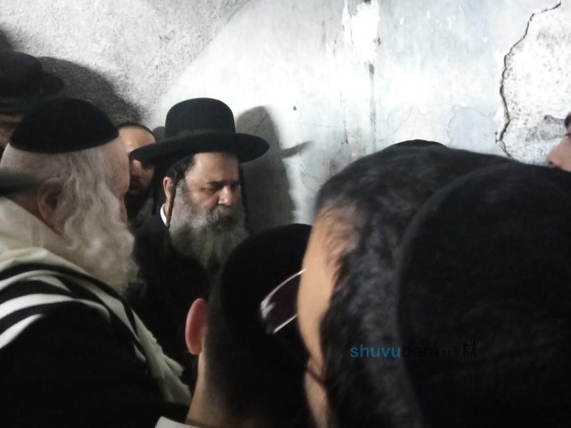 וַיִּקְרָא מֹשֶׁה לְהוֹשֵׁעַ בִּן נוּן יְהוֹשֻׁעַ  • הגה"צ רבי אליעזר ברלנד