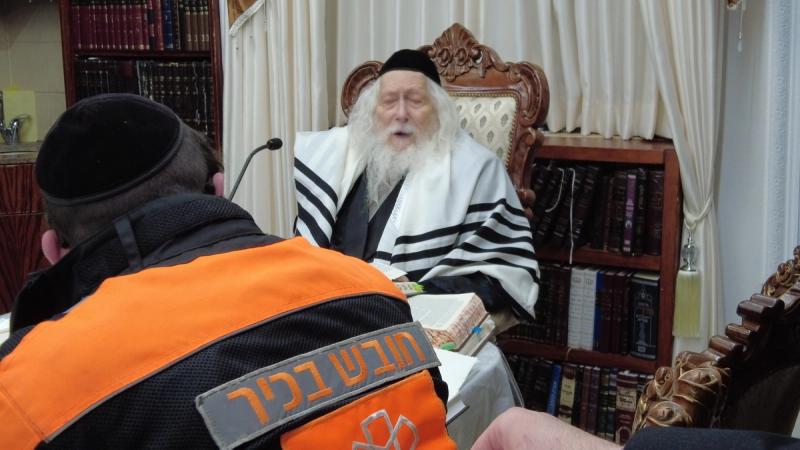 שיעור למתנדבי איחוד הצלה במעונו של הגה"צ רבי אליעזר ברלנד שליט"א