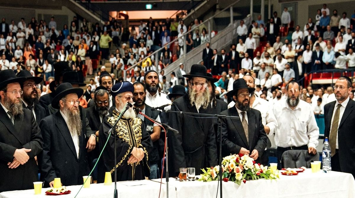Yad Eliyahu Stadium - Erev Shavuot 5760 - A Historic Gathering with Maran Rabbi Ovadia Yosef zt"l and Rabbi Eliezer Berland shlit"a