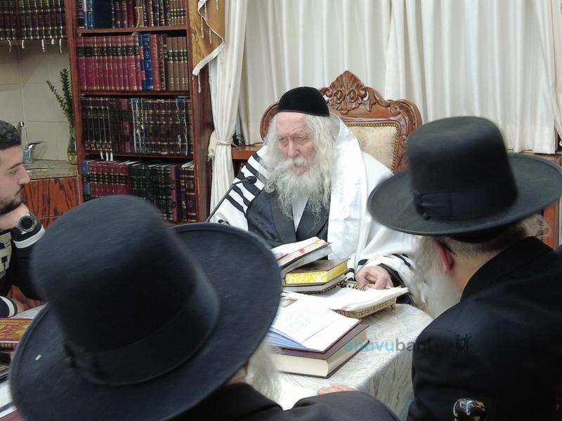 שיעור לתושבי רמת גן במעונו של הגה"צ רבי אליעזר ברלנד שליט"א