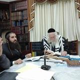 שיעור למתפללי בית הכנסת שלום בבת ים - במעונו של הגה"צ רבי אליעזר ברלנד שליט"א