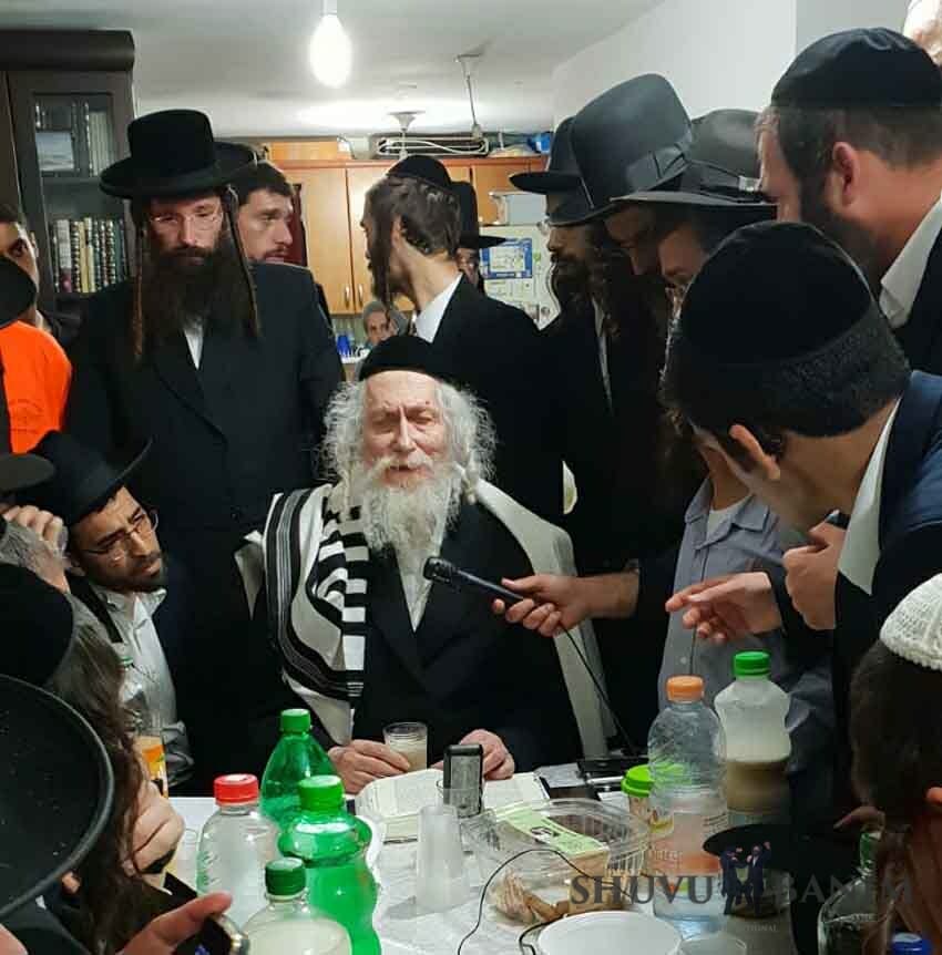 צפו: ט' תמוז זה היום בו נפרצה חומת ירושלים - הגה"צ הרב אליעזר ברלנד שליט"א בחוג בית בפ"ת - גלריית תמונות