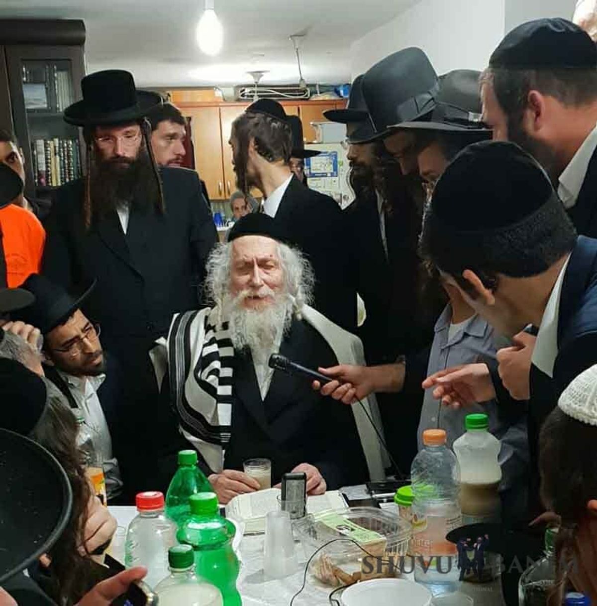 צפו: ט' תמוז זה היום בו נפרצה חומת ירושלים - הגה"צ הרב אליעזר ברלנד שליט"א בחוג בית בפ"ת - גלריית תמונות