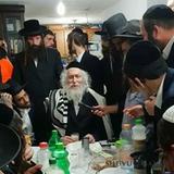 צפו: ט' תמוז זה היום בו נפרצה חומת ירושלים - הגה"צ הרב אליעזר ברלנד שליט"א בחוג בית בפ"ת - גלריית תמונות