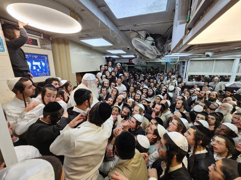 "וַיַּעַל מֹשֶׁה אֶל הַר הָאֱלֹהִים" • שבת פרשת משפטים ראש חודש אדר־א' בצילו של