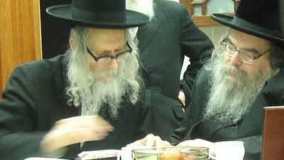 האזינו: הרב בשיא האושר עכשיו - דברי הגה"צ הרב אליעזר ברלנד שליט"א למולד חודש תמוז