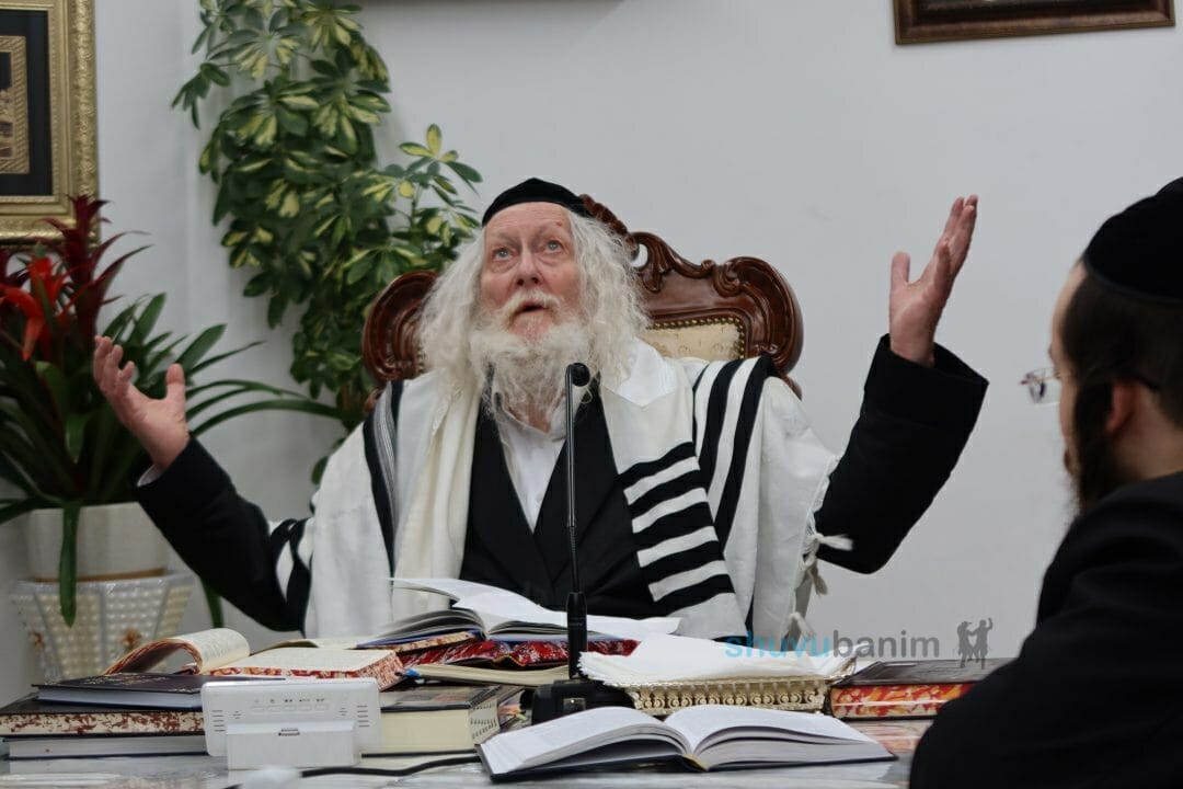 שיעור וחלוקת שי לנבחני מסכת נזיר במעונו של הגה"צ רבי אליעזר ברלנד שליט"א