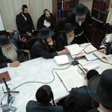 שיעור בביתו של הגה"צ רבי אליעזר ברלנד שליט"א ‏•‏ למעננו ולמען דורתינו