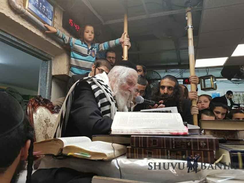 צפו: שיעורו של הגה"צ הרב אליעזר ברלנד שליט"א לאברכי העתיקה - גלריית תמונות