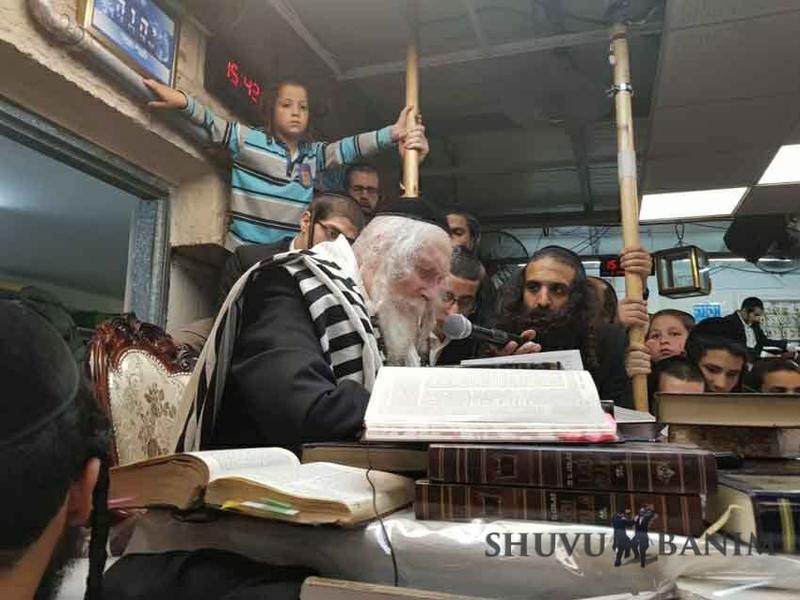 צפו: שיעורו של הגה"צ הרב אליעזר ברלנד שליט"א לאברכי העתיקה - גלריית תמונות