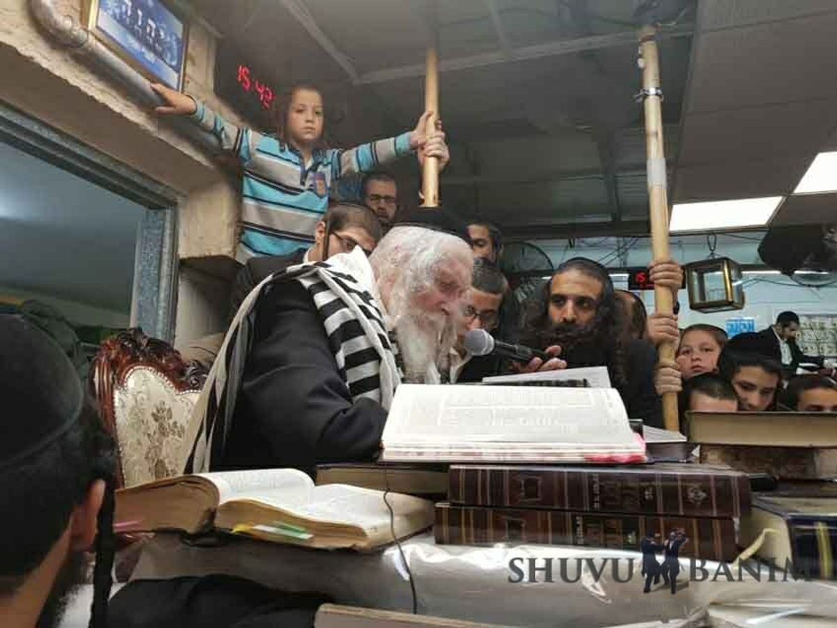 צפו: שיעורו של הגה"צ הרב אליעזר ברלנד שליט"א לאברכי העתיקה - גלריית תמונות