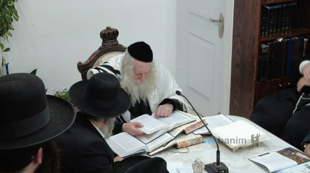 שיעור במעונו של הגה"צ רבי אליעזר ברלנד שליט"א לתושבי נהריה וחיפה