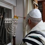 תיעוד מיוחד מהדלקת נר שלישי דחנוכה מהקודש פנימה