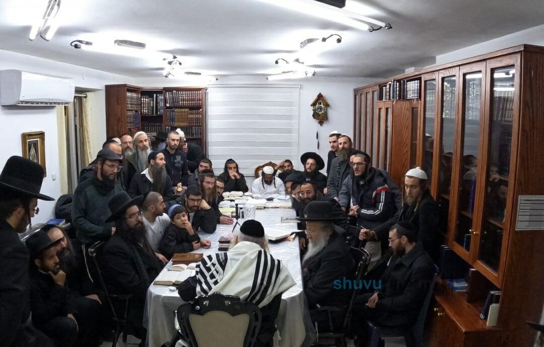 שיעור בבית הגה"צ הרב אליעזר ברלנד שליט"א לקבוצת מתקרבים מהעיר חריש