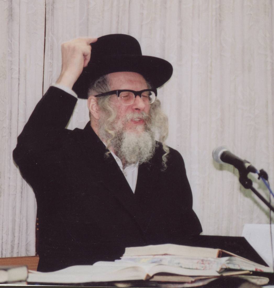 האזינו: קולו מרטיט הלב של הגה"צ הרב אליעזר ברלנד בשיר "אגדלך" של רבי אברהם אבן עזרא