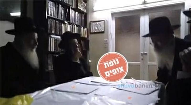 האדמו"ר מאמשינוב אמר תדבקו חזק לרב ברלנד