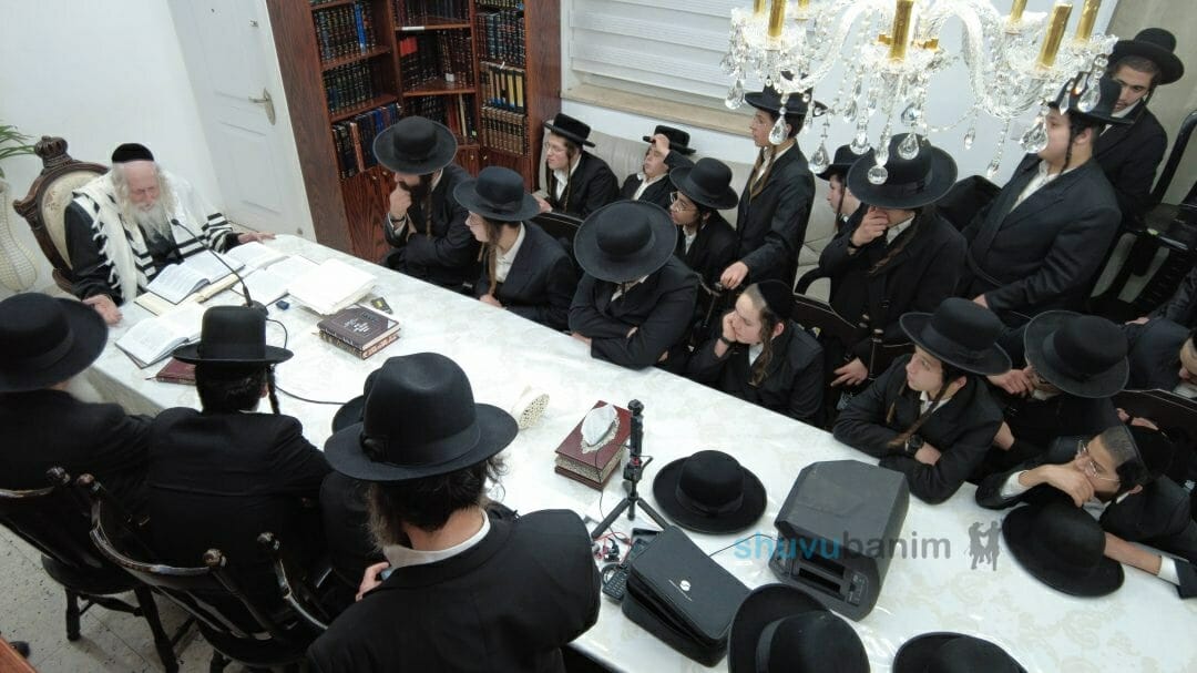 שיעור לבחורי חכמה ודעת במעונו של הגה"צ רבי אליעזר ברלנד שליט"א