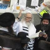 האזינו לשיעורו של הגה"צ הרב אליעזר ברלנד שליט"א ט"ז אלול תשע"ה - חיזוק לנסיעה לאומן ראש השנה