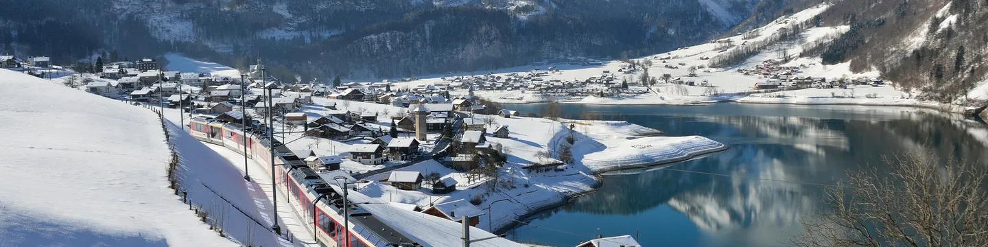 De Luzern Interlaken Express in de winter