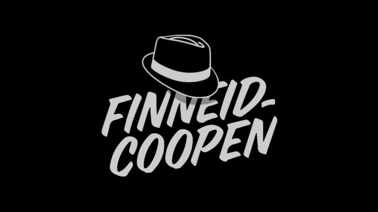 logo finneidcoopen. Skrift med en blues-hatt over.