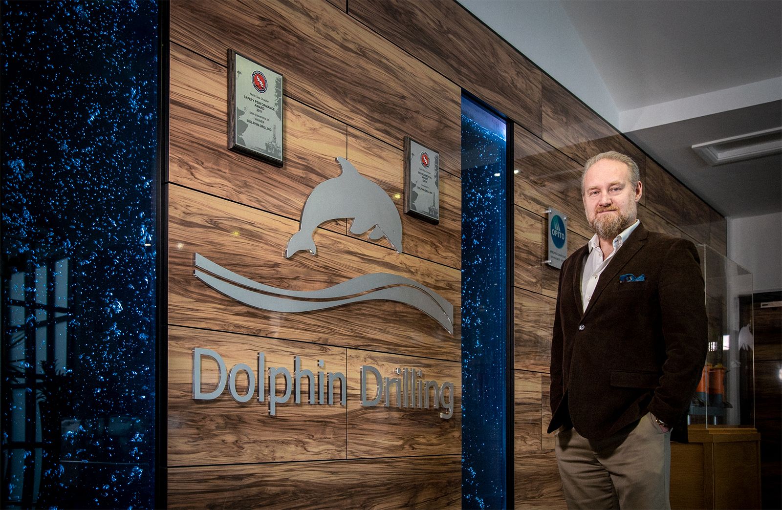 Dolphin Drilling kjøper to rigger og melder om ny kontrakt for den ene ...