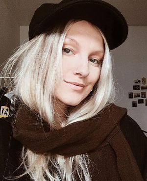 Buy things from ellieatscake | Sellpy.com.