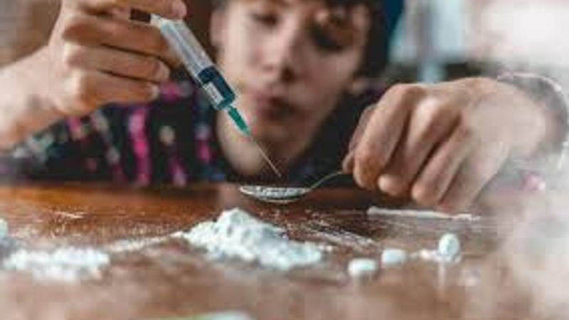 TCK m. 191 Kullanmak İçin Uyuşturucu veya Uyarıcı Madde Satın Almak, Kabul Etmek veya Bulundurmak ya da Uyuşturucu veya Uyarıcı Madde Kullanmak
