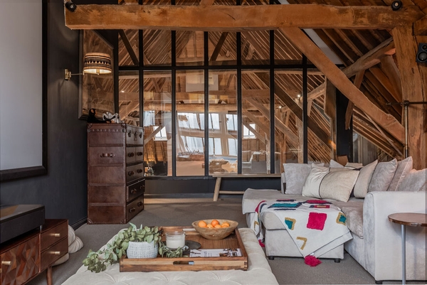 Love Locations luxury barn conversion with panoramic country views.