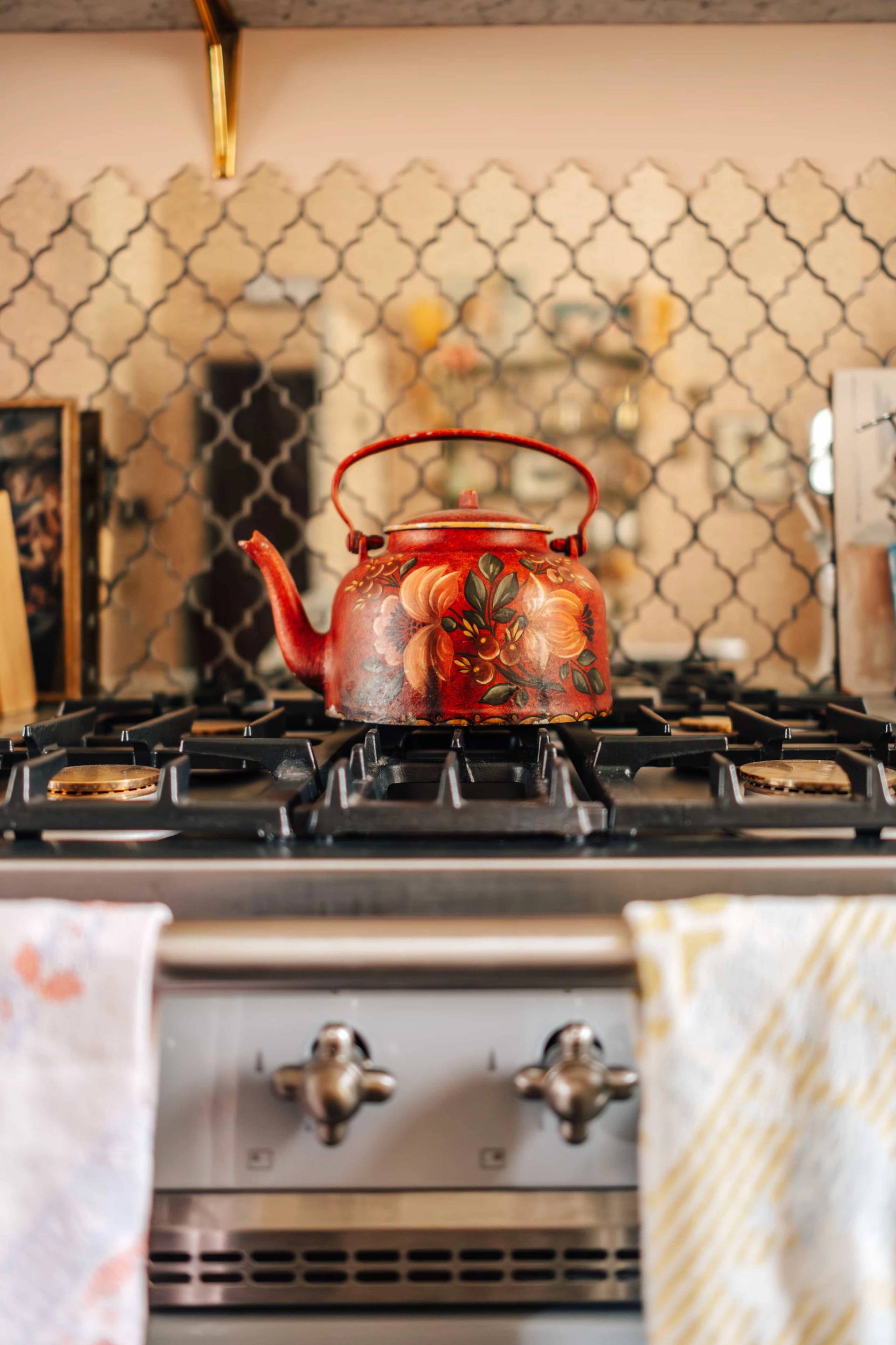 Characterful Victorian home interior with vintage furnishings in Hackney E8 – Love Locations