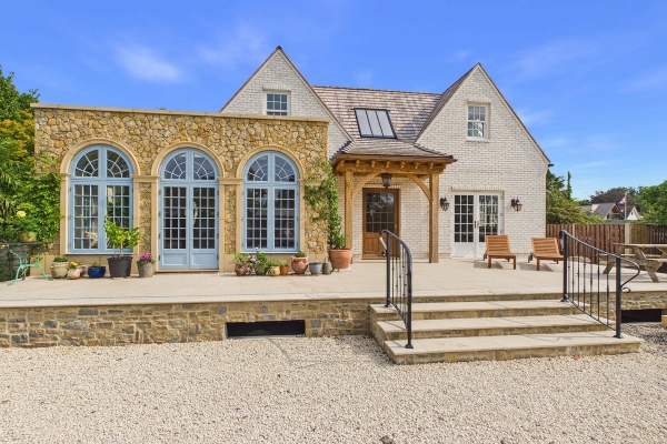 Love Locations Mediterranean farmhouse entrance for TV, film and commercial shoots