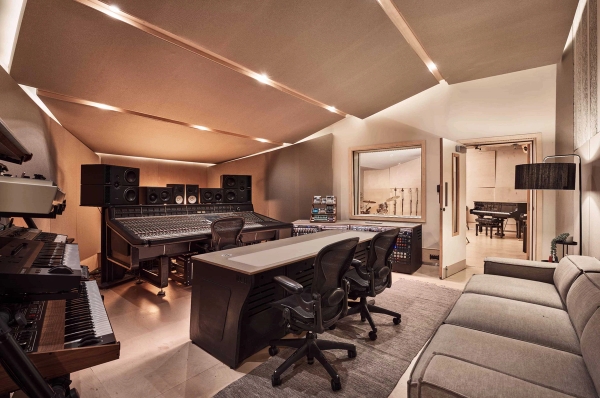 Contemporary music production studio in N15, North London – Love Locations