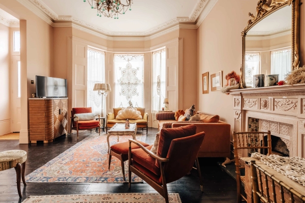 Hackney E8 period home with high ceilings and vintage interiors – Love Locations