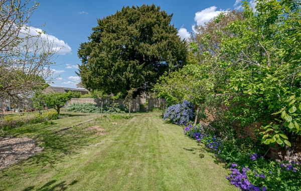 West Northamptonshire farm with authentic rural charm – Love Locations