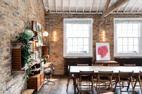Industrial style kitchen studio with dining area in Angel London N1 – love locations