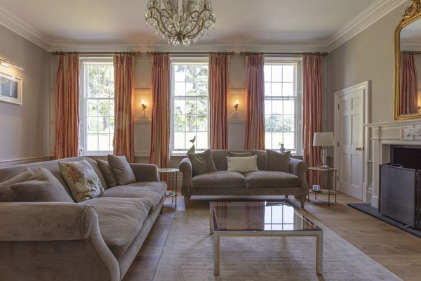 High-end countryside property with event hosting space in West Sussex – love locations