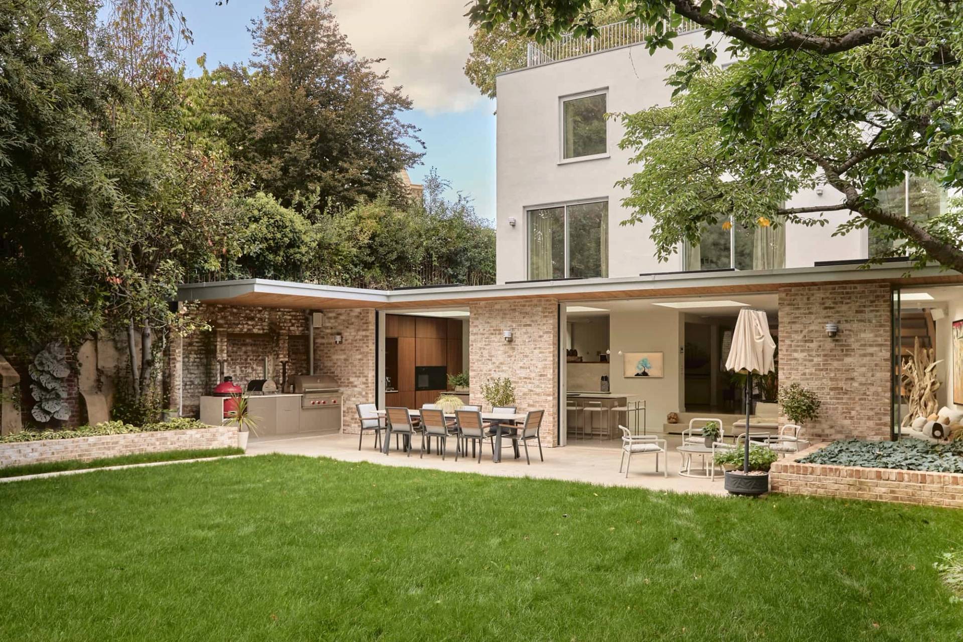 Private driveway at Chiswick home W4, Love Locations