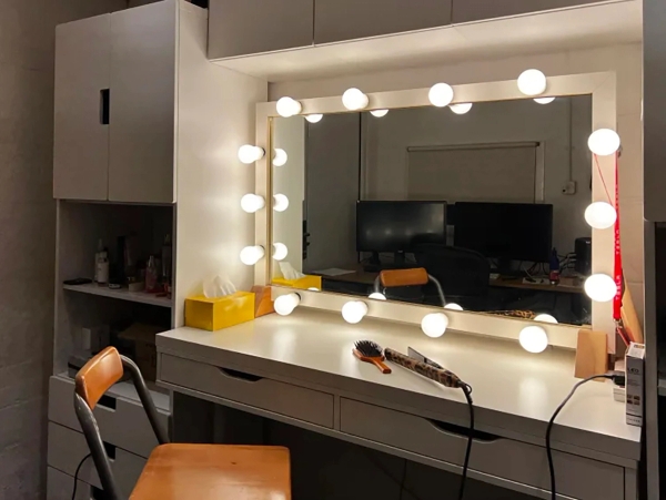 Small photo and film studio with dressing room in Acton W3 West London – Love Locations