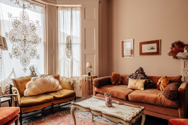 Characterful period property with fireplace and vintage decor in Hackney E8 – Love Locations