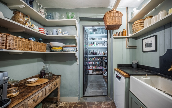 West Northamptonshire farmhouse with layered country décor – Love Locations