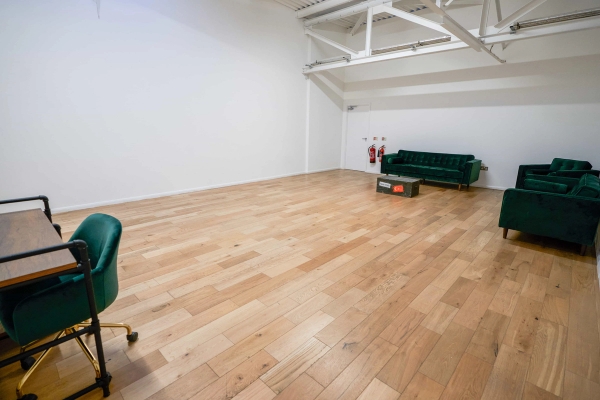 Industrial film studio with dark interior and clean shooting space in Acton W3 – love locations