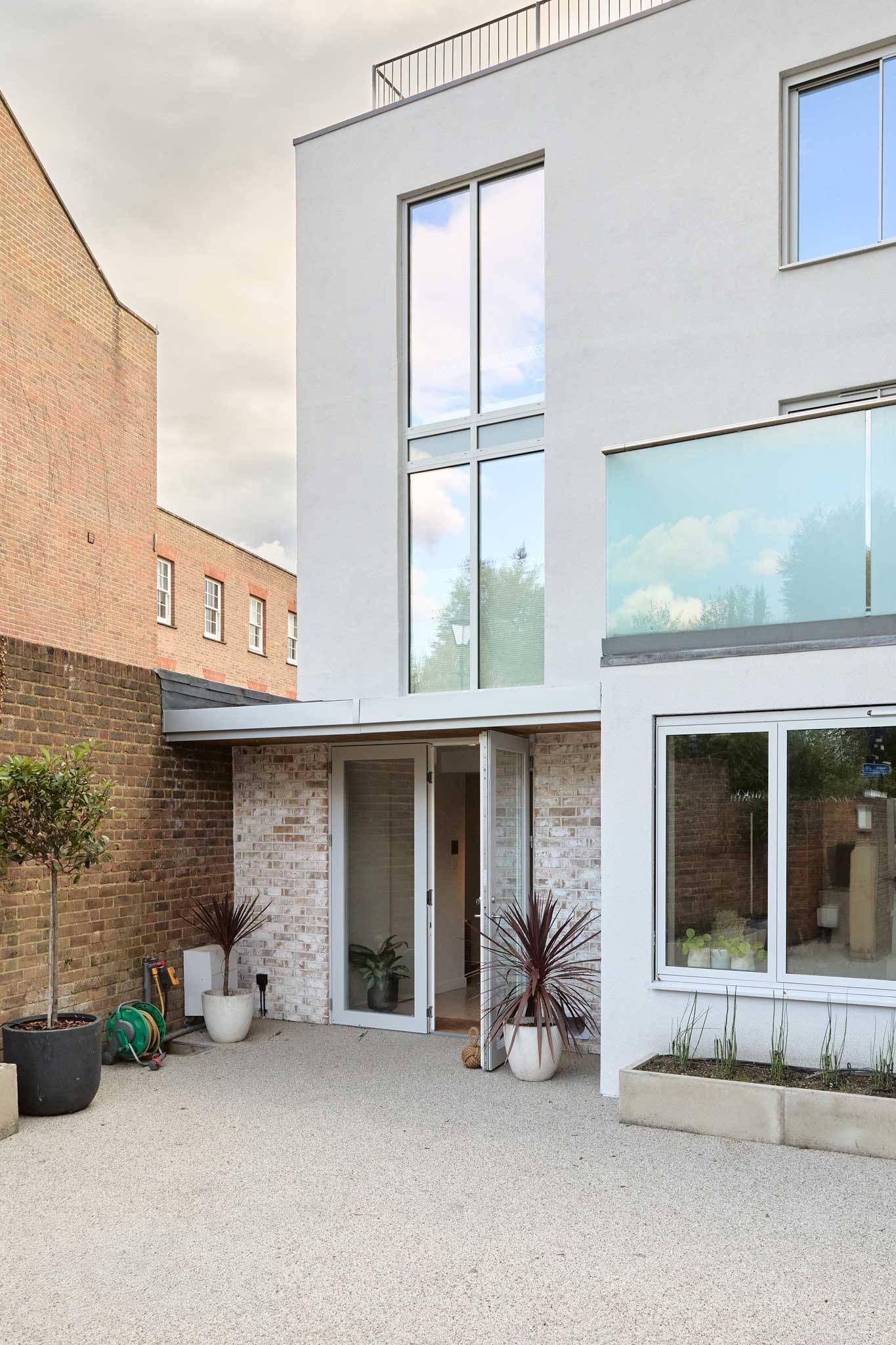 Rooftop seating area overlooking river in W4, Love Locations