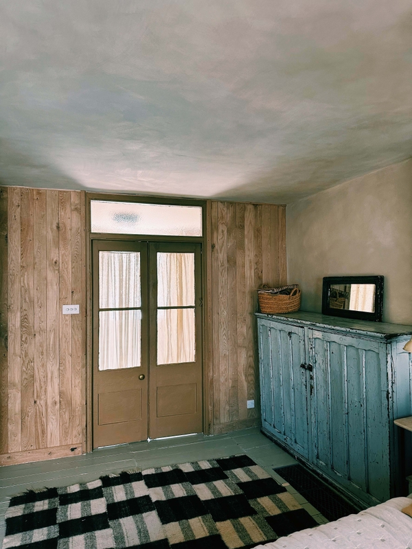 Victorian family house in Portobello, period home with classic interiors, showcased by Love Locations.