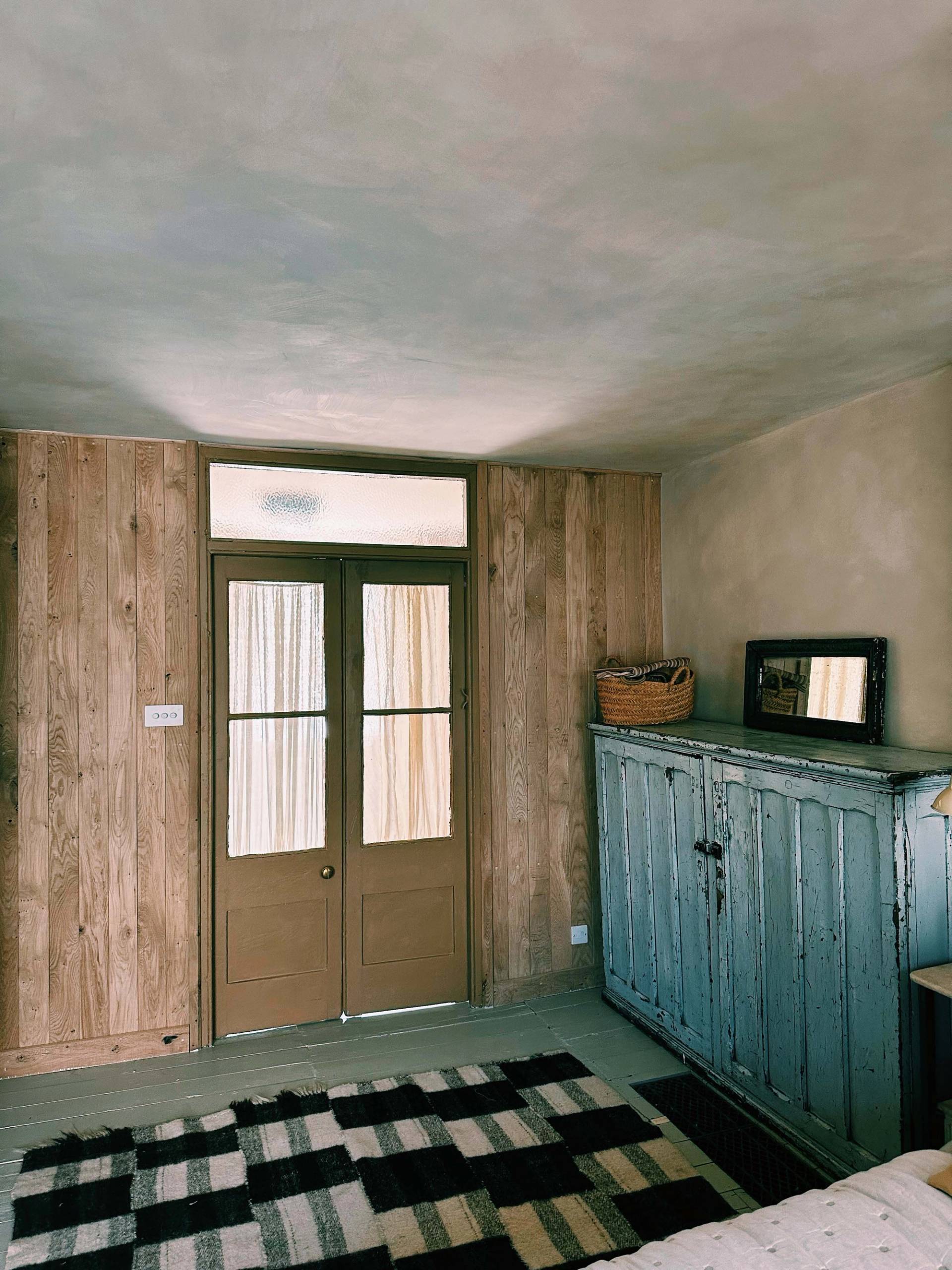 Victorian family house in Portobello, period home with classic interiors, showcased by Love Locations.